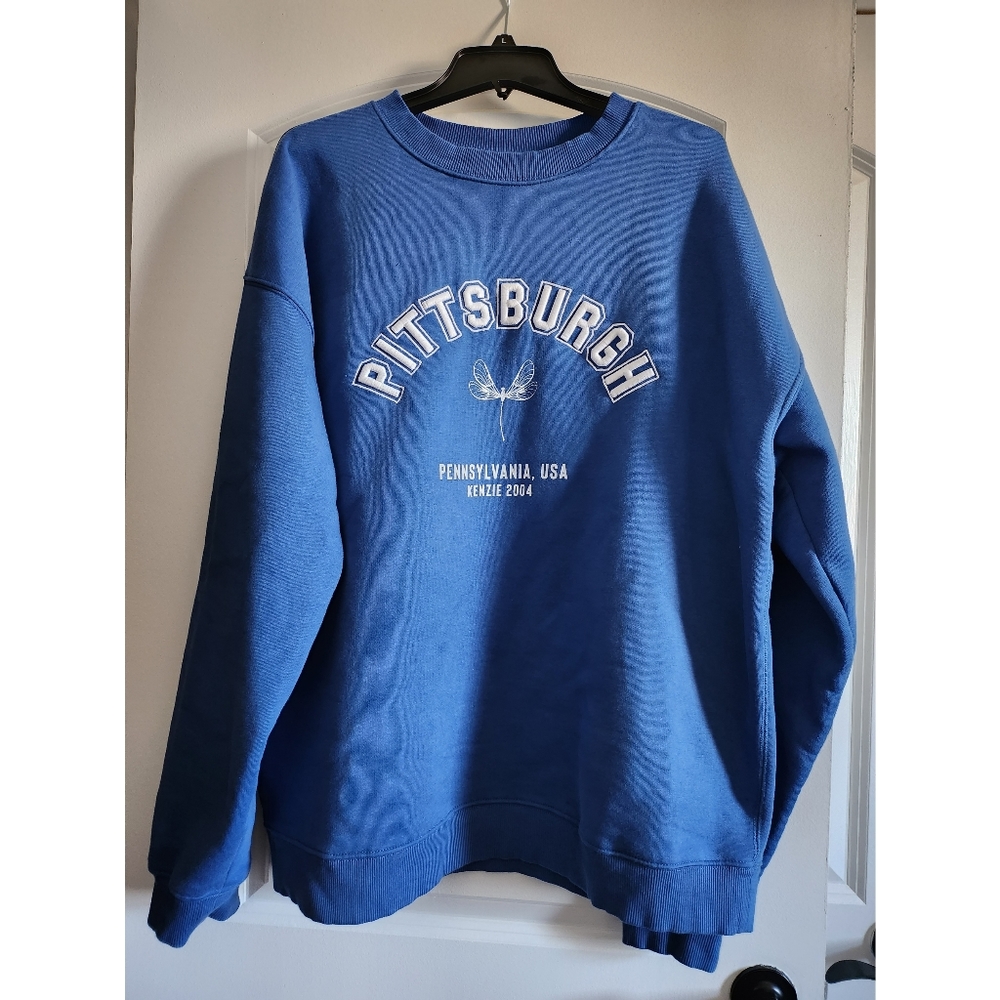 Francesca's Casual Loose fitted sweatshirt